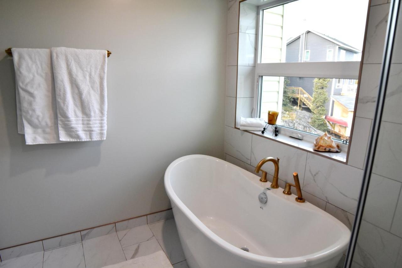 Aurora Guest House Йелоунайф Екстериор снимка