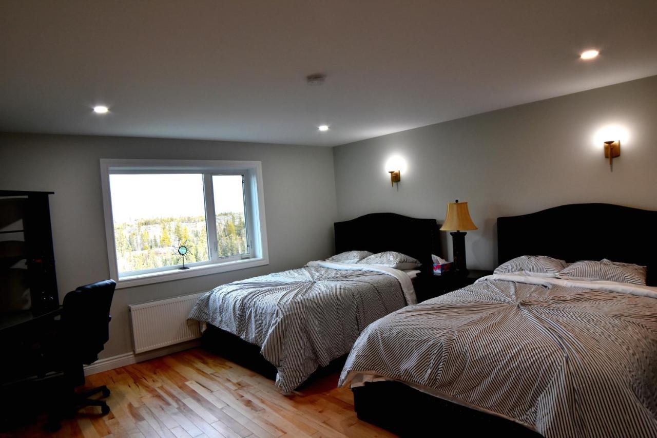 Aurora Guest House Йелоунайф Екстериор снимка